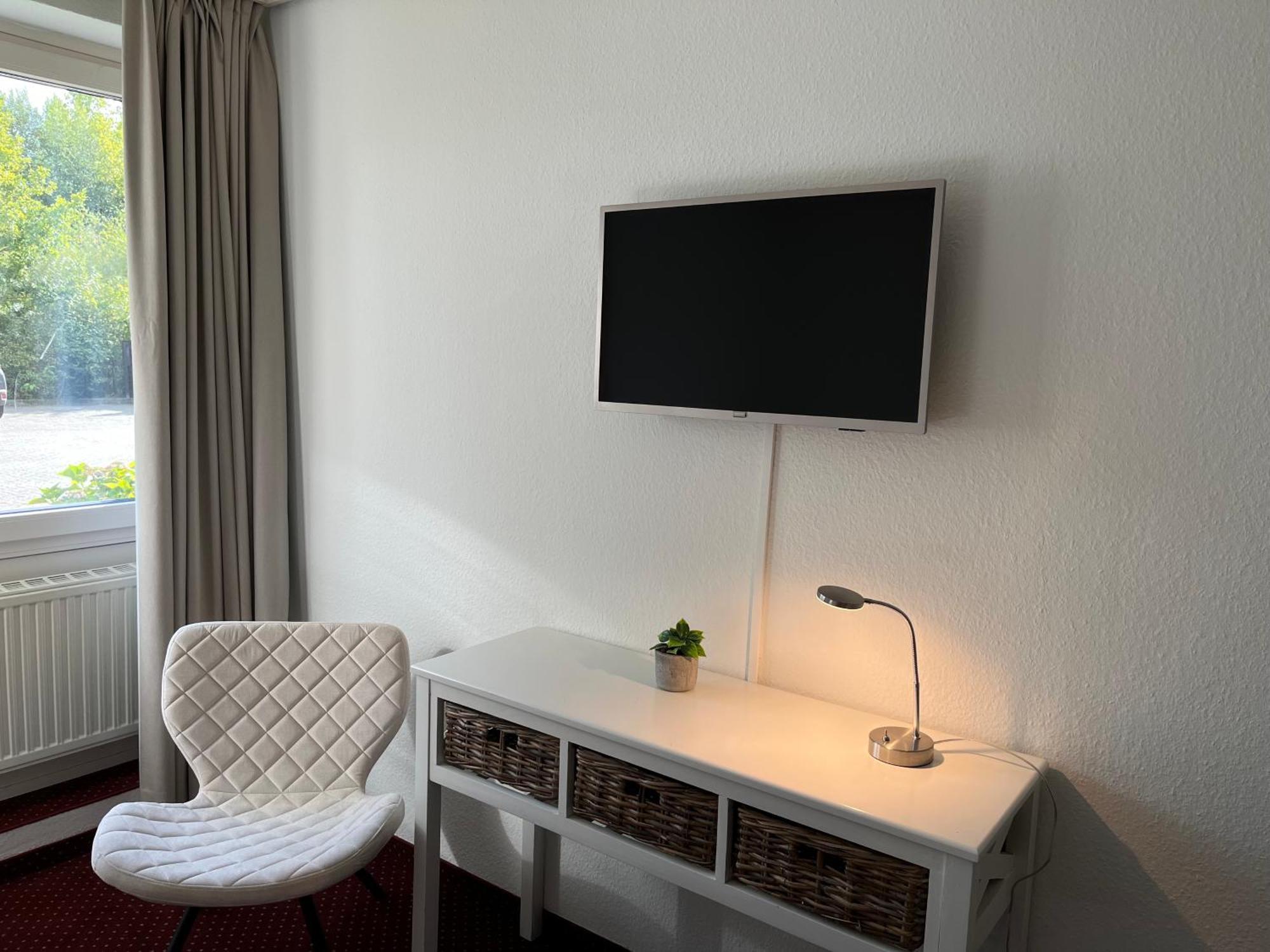 Hotel Waldkur Leer Extérieur photo